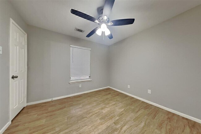 Building Photo - 2146 Berkshire Elm St