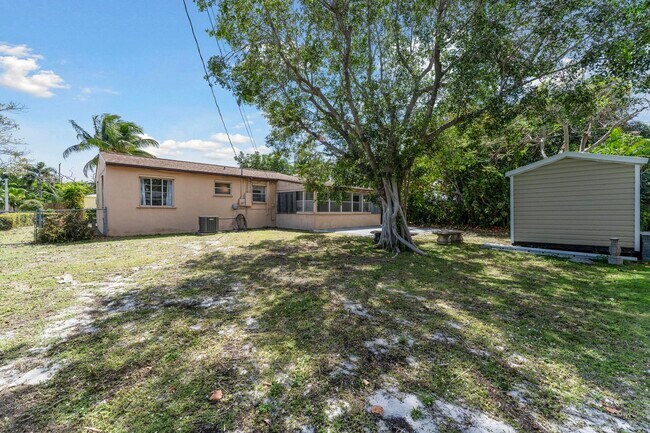 Building Photo - 331 Winters St