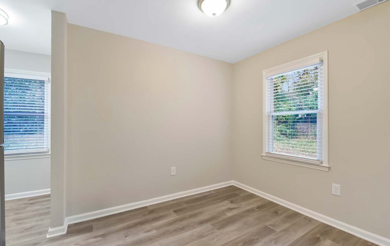 Building Photo - 823 Dedmon Dr