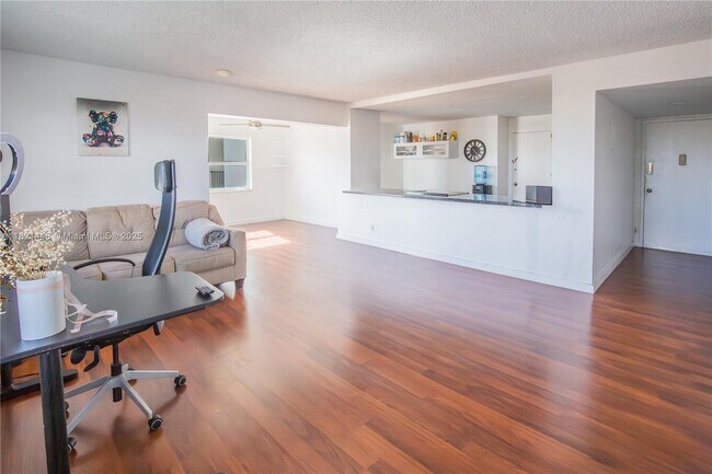 Building Photo - 401 Golden Isles Dr