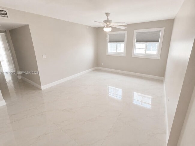 Building Photo - 4122 Collins Ave