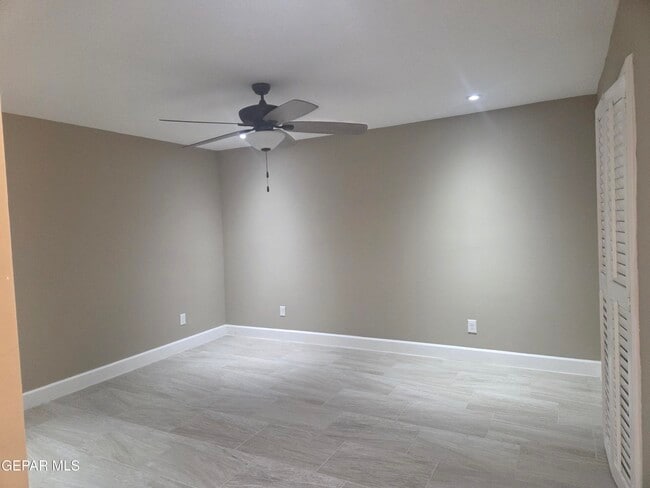 Building Photo - 15000 Ashford St