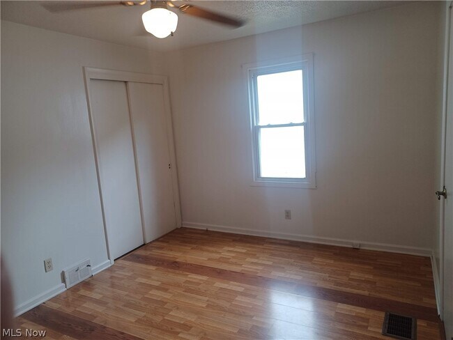 Building Photo - 551 Moherman Ave