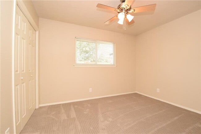 Building Photo - 6400 Brookside Dr