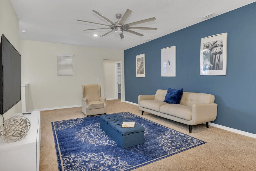 Primary Photo - 7511 Oakmoss Loop