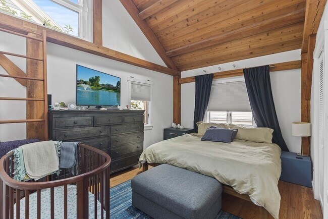 Building Photo - 7 Murdock St