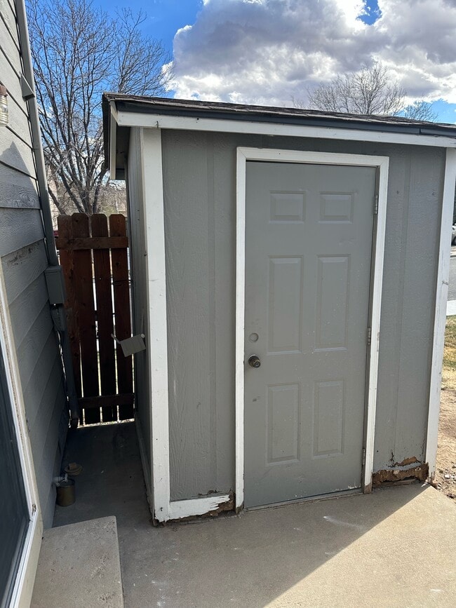 Building Photo - 4881 Basswood Dr