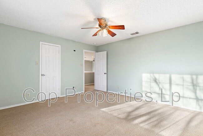 Building Photo - 18607 Redriver Trail