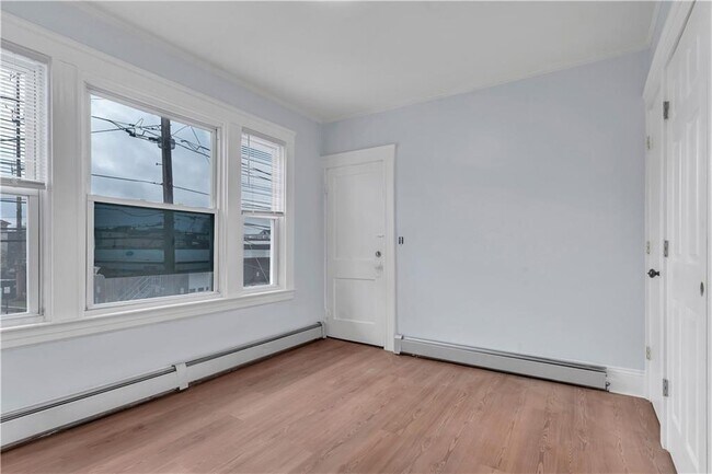 Building Photo - 135 Illinois St