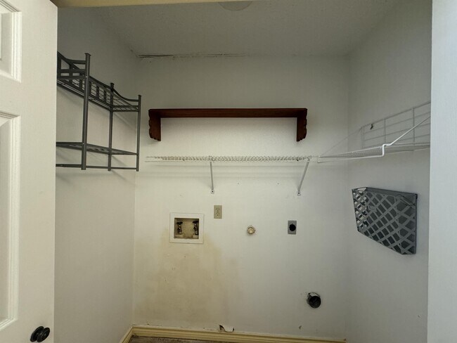 Building Photo - 7126 Fort Collins Dr