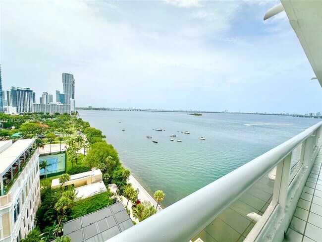 Building Photo - 1717 N Bayshore Dr