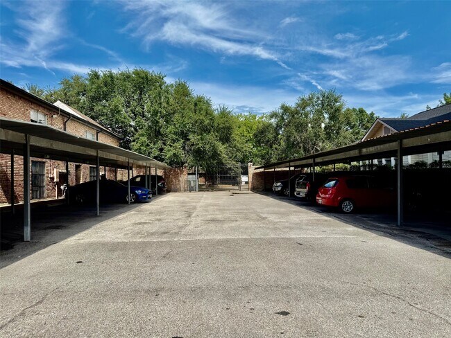 Building Photo - 525 Heights Blvd