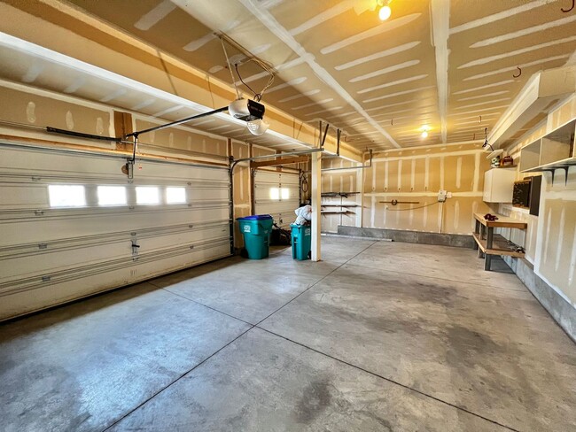 Building Photo - 3 bed, 3 bath Home in Poudre Overlook Neig...