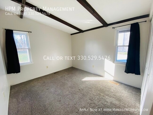 Building Photo - 511 Wrexham Ave SW