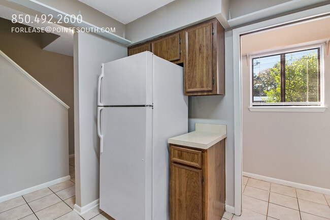 Building Photo - 23 Cape Dr NW