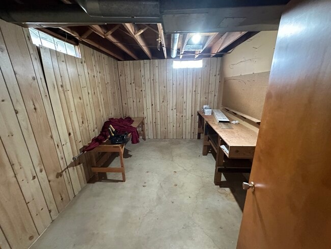 Building Photo - 809 2nd Ave NE