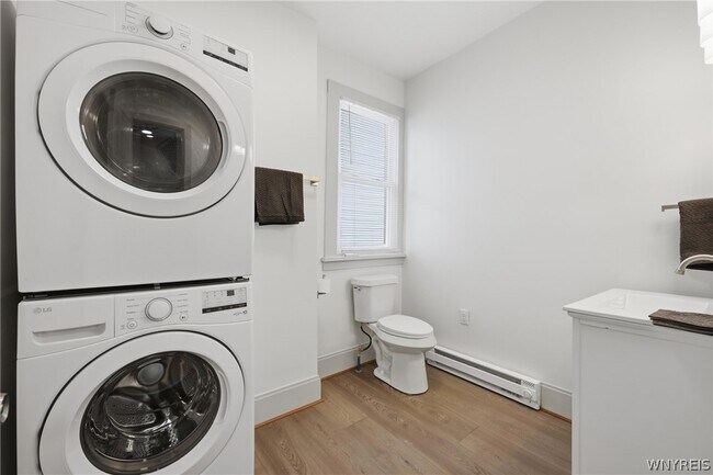 Building Photo - 444 W Ferry St