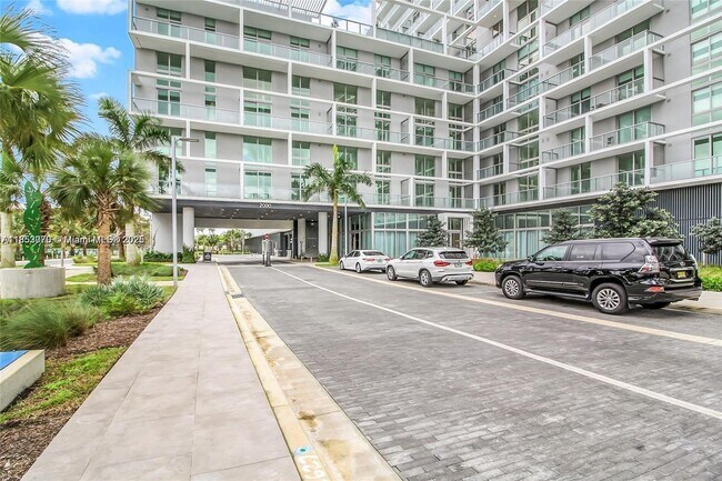 Building Photo - 2000 Metropica Wy