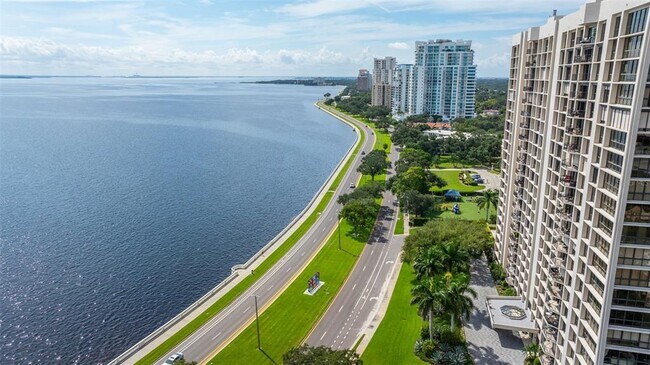 Building Photo - 3301 Bayshore Blvd