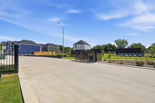 Building Photo - 7720 Inwood Grv Ln