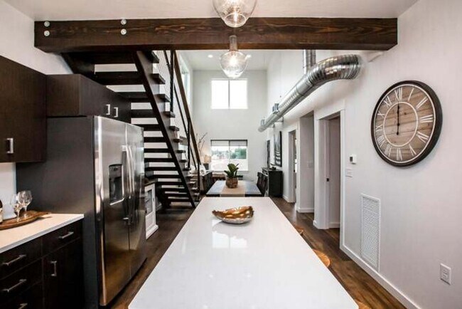 Building Photo - Whitefish Townhome w/ Clubhouse amenities