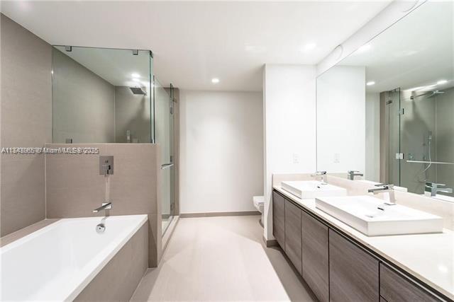 Building Photo - 1080 Brickell Ave