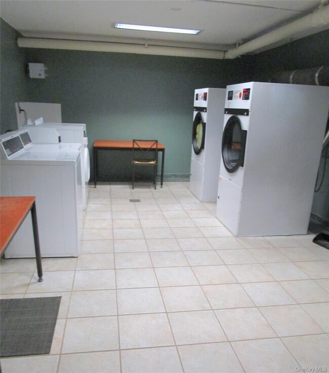 Building Photo - 680 N Terrace Ave