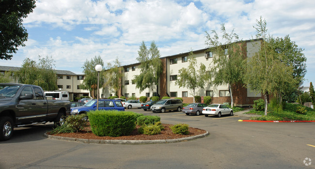 Building Photo - Holly Tree Village