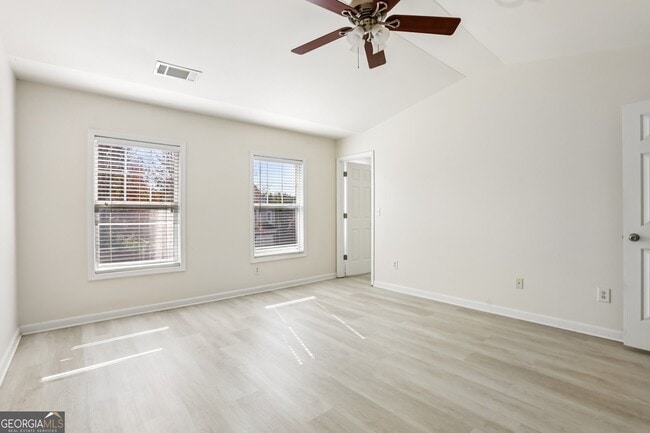 Building Photo - 5940 Bentley Way