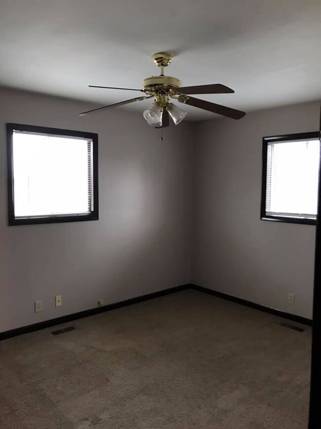 Building Photo - Spacious  House with Detached Garage & Finished Basement