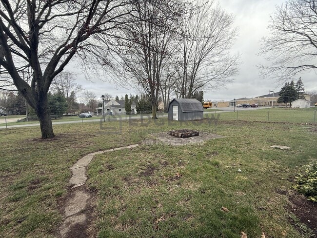 Building Photo - 1585 Wilson Ave SW