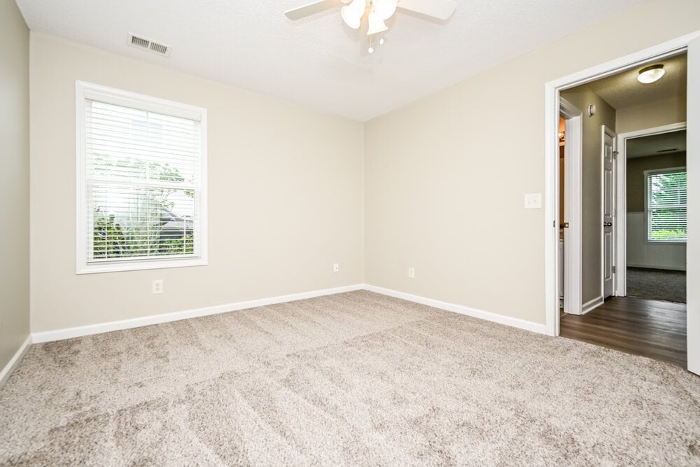 Building Photo - 3896 Pine Village Pl
