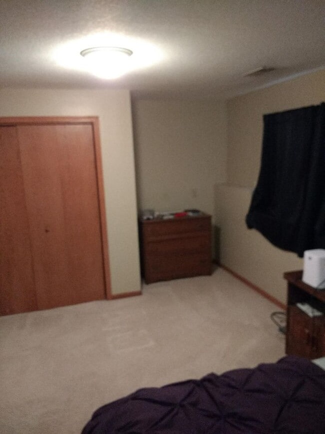 Building Photo - 3 Bedrooms, 2.5 Bathrooms Single Family Ho...