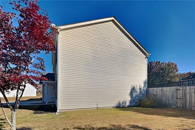 Building Photo - 3193 English Ivy Ln