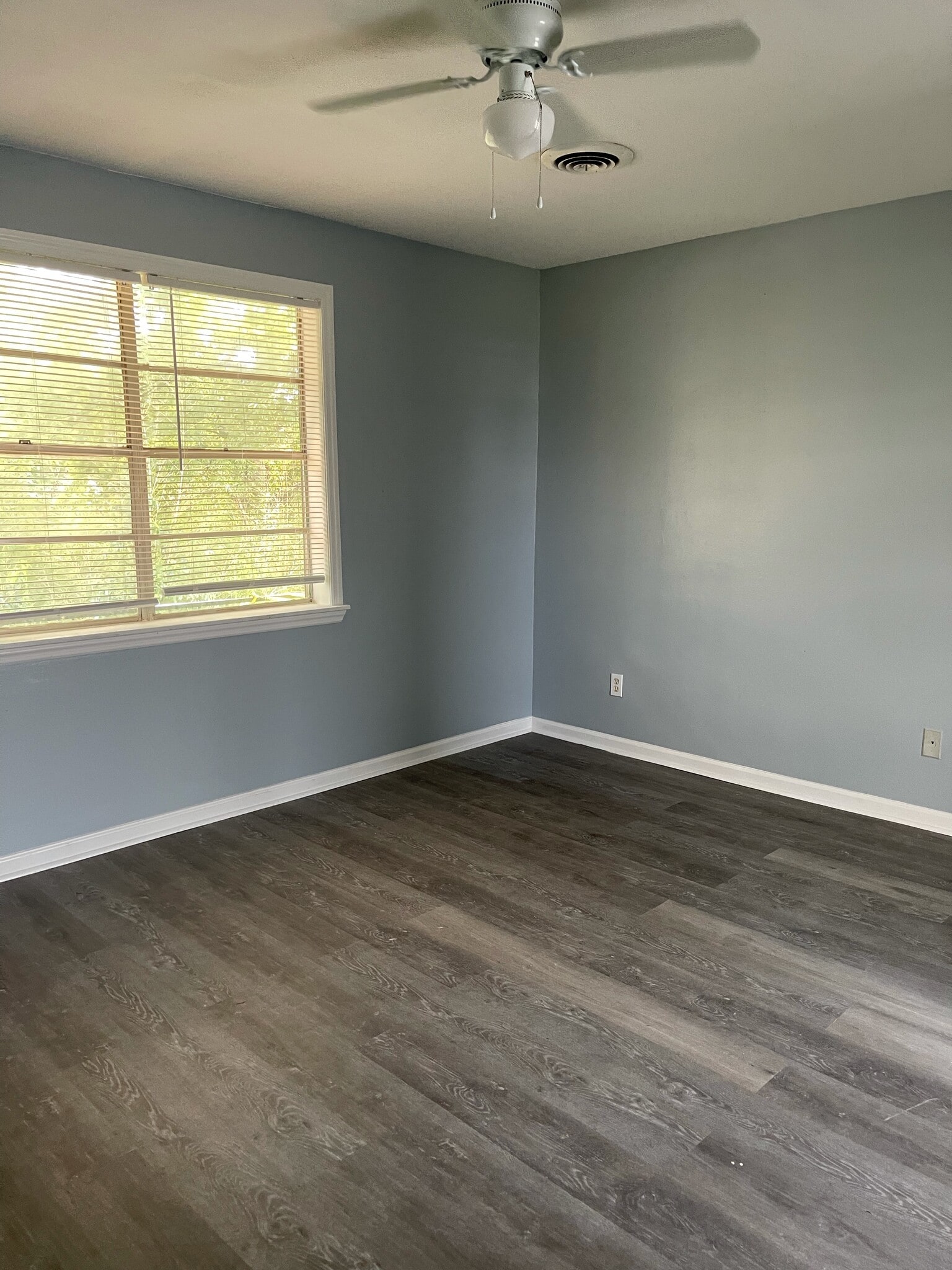 Building Photo - 35 N Idlewild St