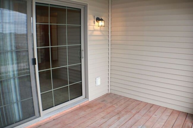 Building Photo - $1,235 | 2 Bedroom, 2 Bathroom Condo | Pet Friendly* | Sublease* | Available for February 21st, 2...