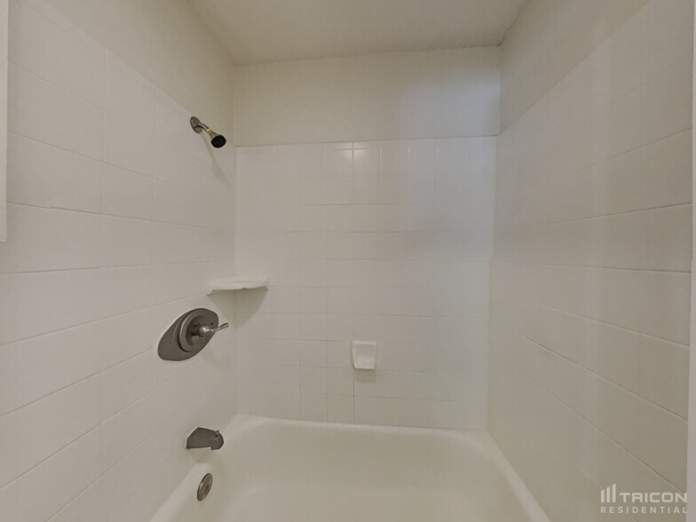 Building Photo - 4805 Sugar Tree Ct