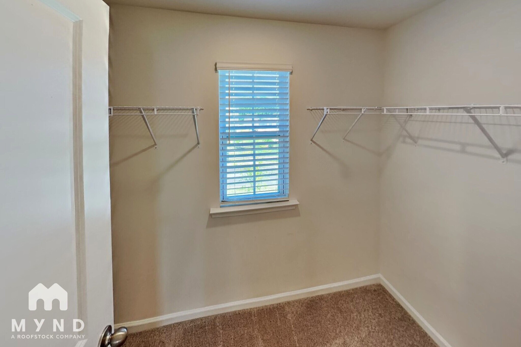 Building Photo - 2140 Redstone Dr