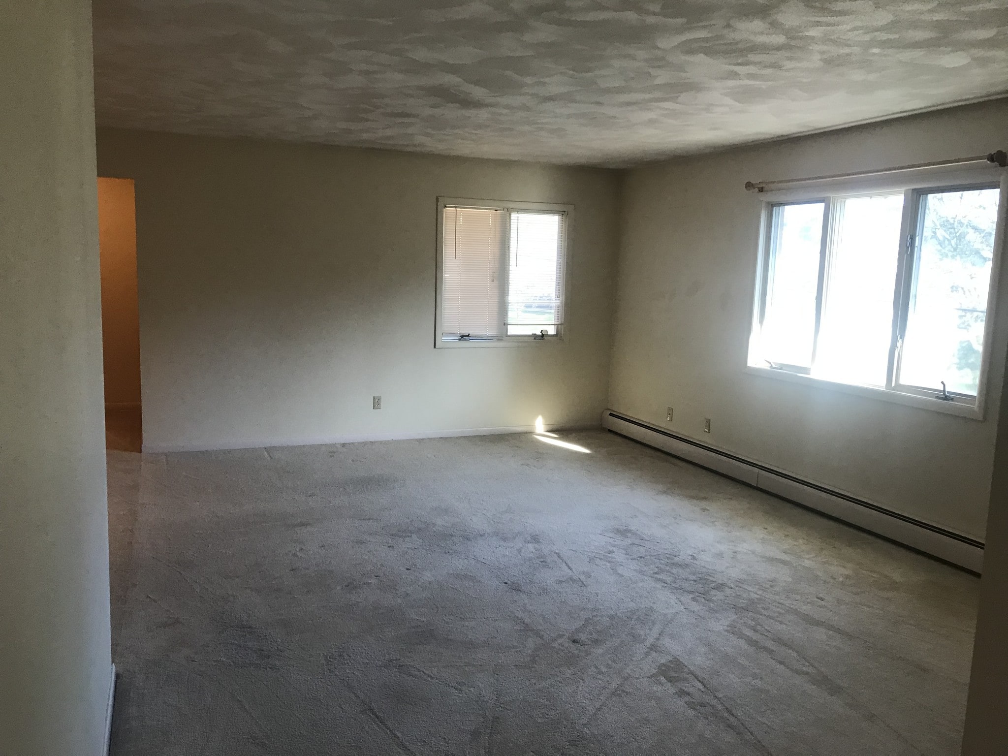 Living room - 1501 W 3rd St
