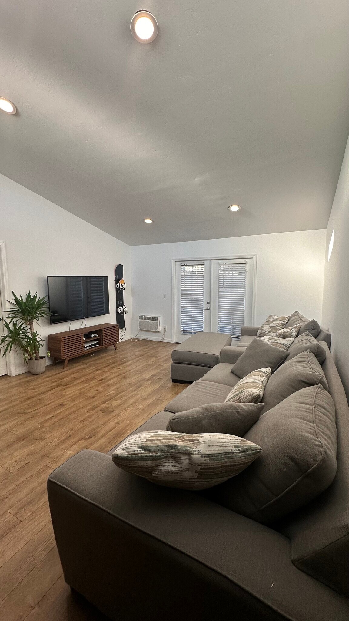 Building Photo - 5055 Collwood Blvd