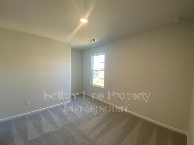 Building Photo - 1472 Forkhorn Dr