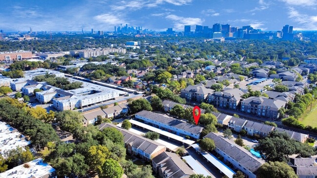 Building Photo - 7545 Brompton St