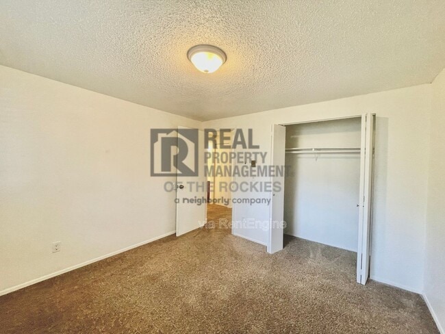 Building Photo - 2354 10th St SW