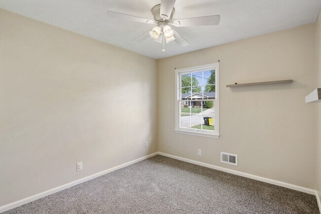 Building Photo - 12506 Liveoak Dr