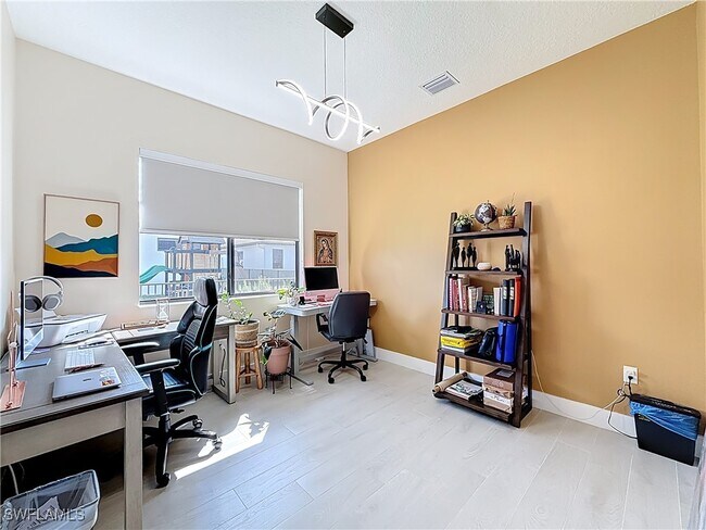 Building Photo - 5277 Lamone Ln