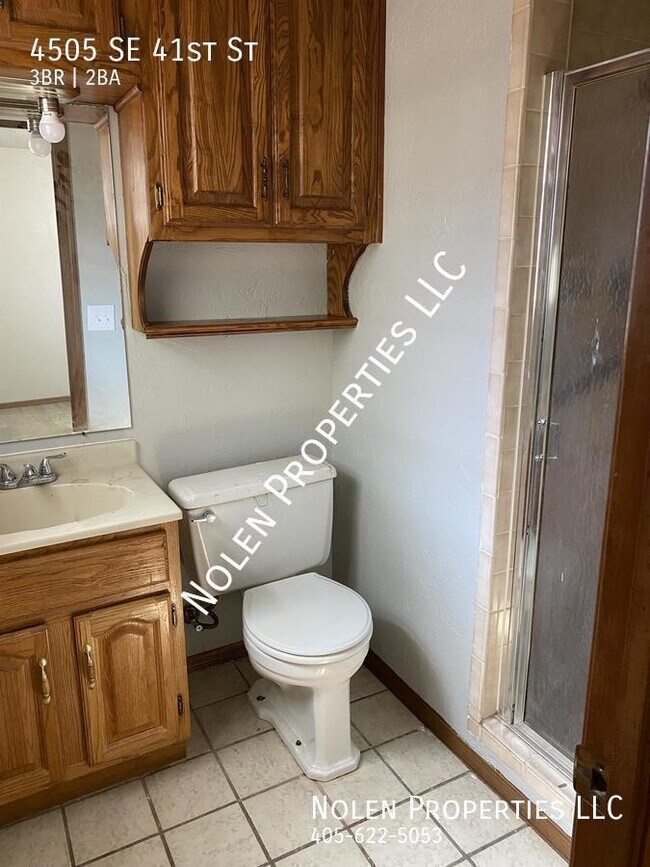 Building Photo - 4505 SE 41st St