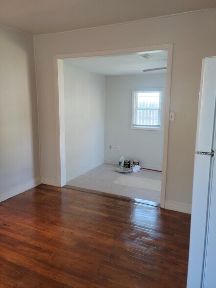 Building Photo - 3602 Rose Dr