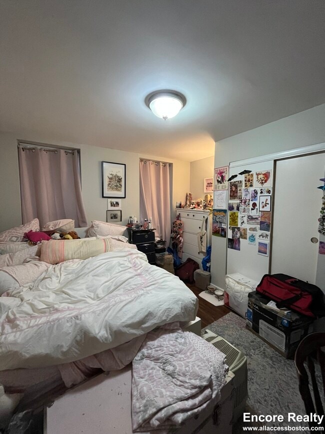 Building Photo - 153 Salem St