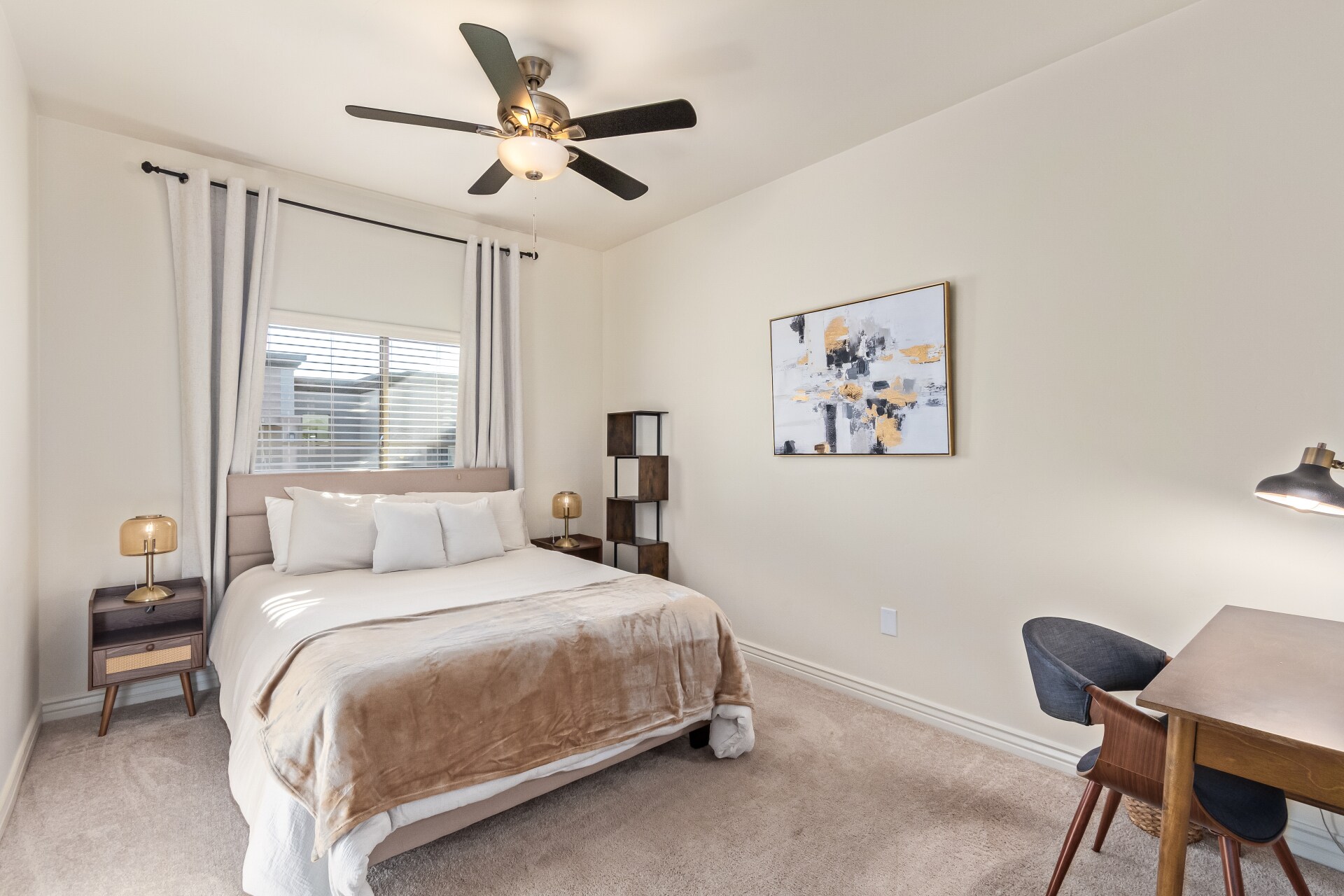 Building Photo - 5450 E Deer Valley Dr