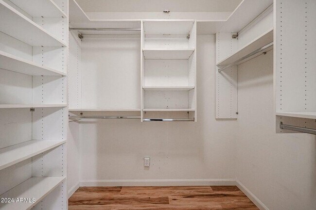 Building Photo - 3974 N Dead Wood Dr